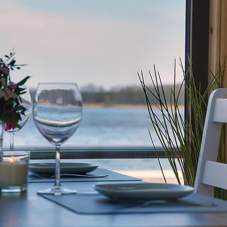 Úszó hotel Hausboot Woma D12 Dawn Fürstenberg-Havel